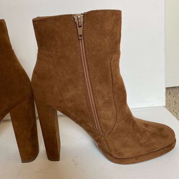 Suede cognac heel ankle fall women’s booties NWOT - Picture 1 of 10